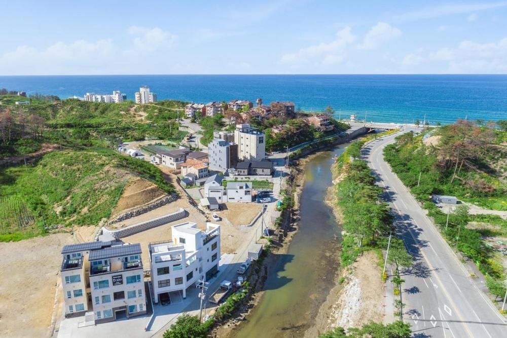 Hotel Gangneung Dislo Zewnętrze zdjęcie