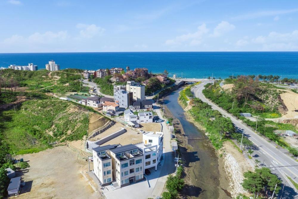 Hotel Gangneung Dislo Zewnętrze zdjęcie